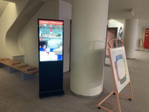 コナミスポーツ株式会社 様デジタルサイネージレンタル
